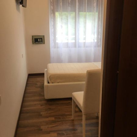 Albergo Al Lago Anfo Buitenkant foto