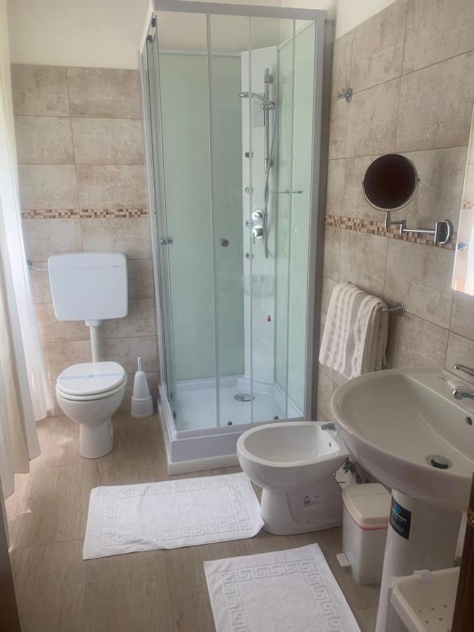 Albergo Al Lago Anfo Buitenkant foto
