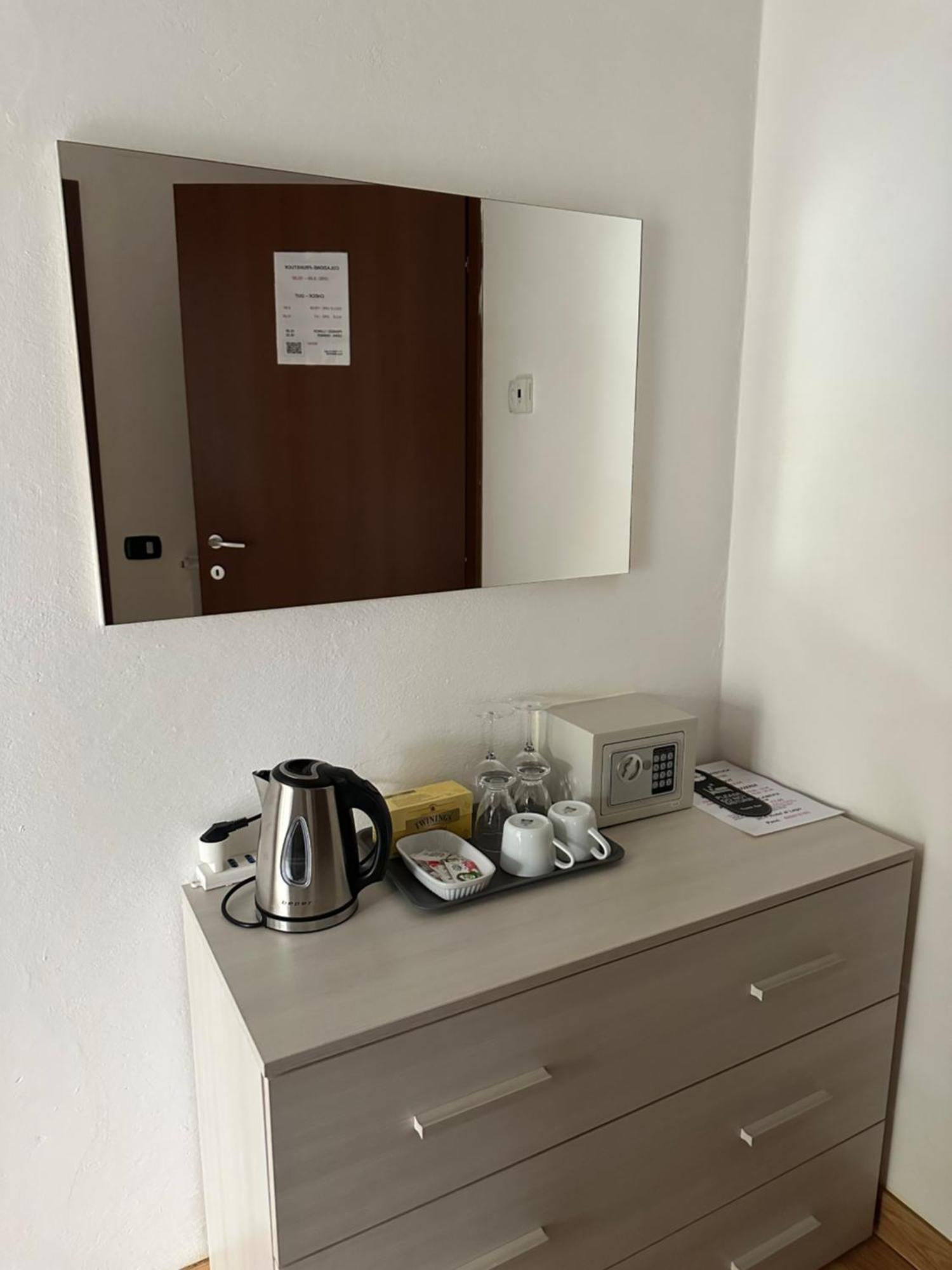 Albergo Al Lago Anfo Buitenkant foto
