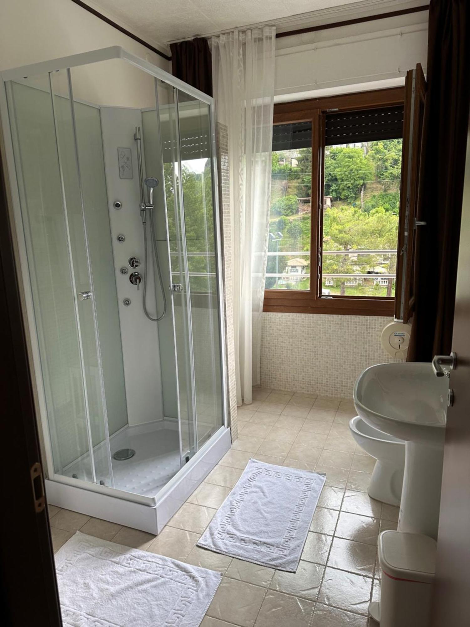 Albergo Al Lago Anfo Buitenkant foto