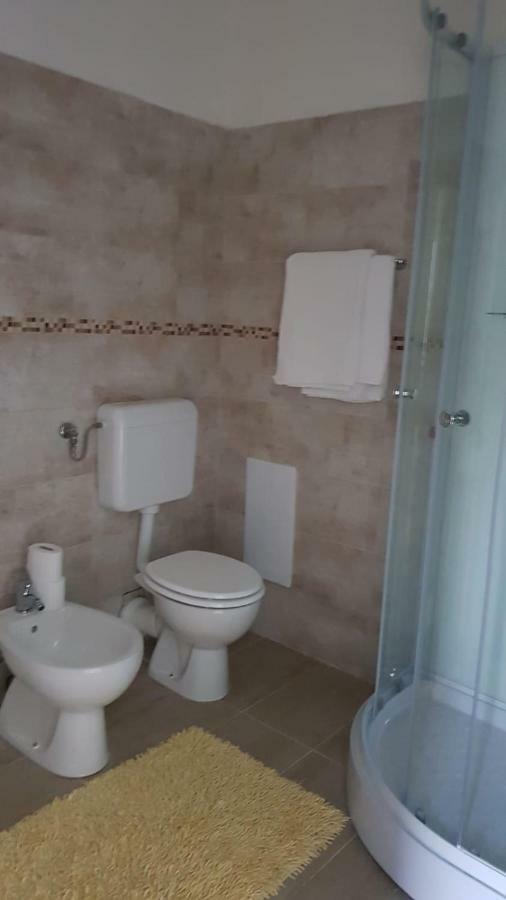 Albergo Al Lago Anfo Buitenkant foto